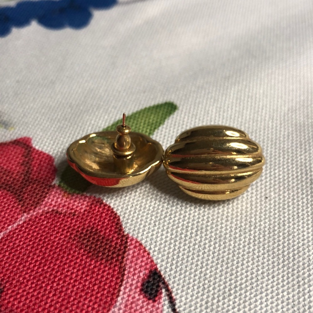 VTG gold post earrings